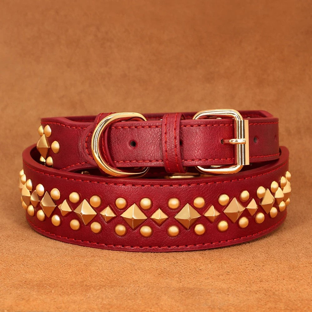 Collier pour chien rouge clouté