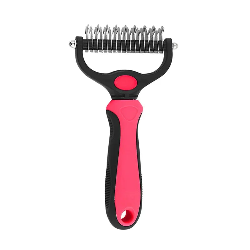 Brosse démêlante pour chiens rouge et noir, grand format, sur fond blanc.