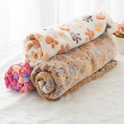 Couvertures à motif pattes empilées pour chiens et chats