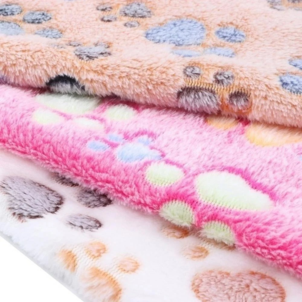Détail de la texture moelleuse de la couverture pour chien et chat